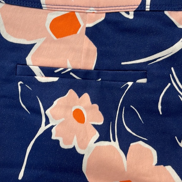 Super cute womens shorts with scalloped legs. Brand new. Never worn. - Picture 7 of 9